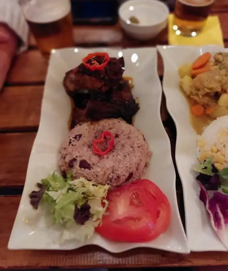 tapas en one love